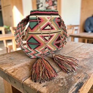 Handwoven Mochila Crossbody Bucket Bag, Made in Columbia